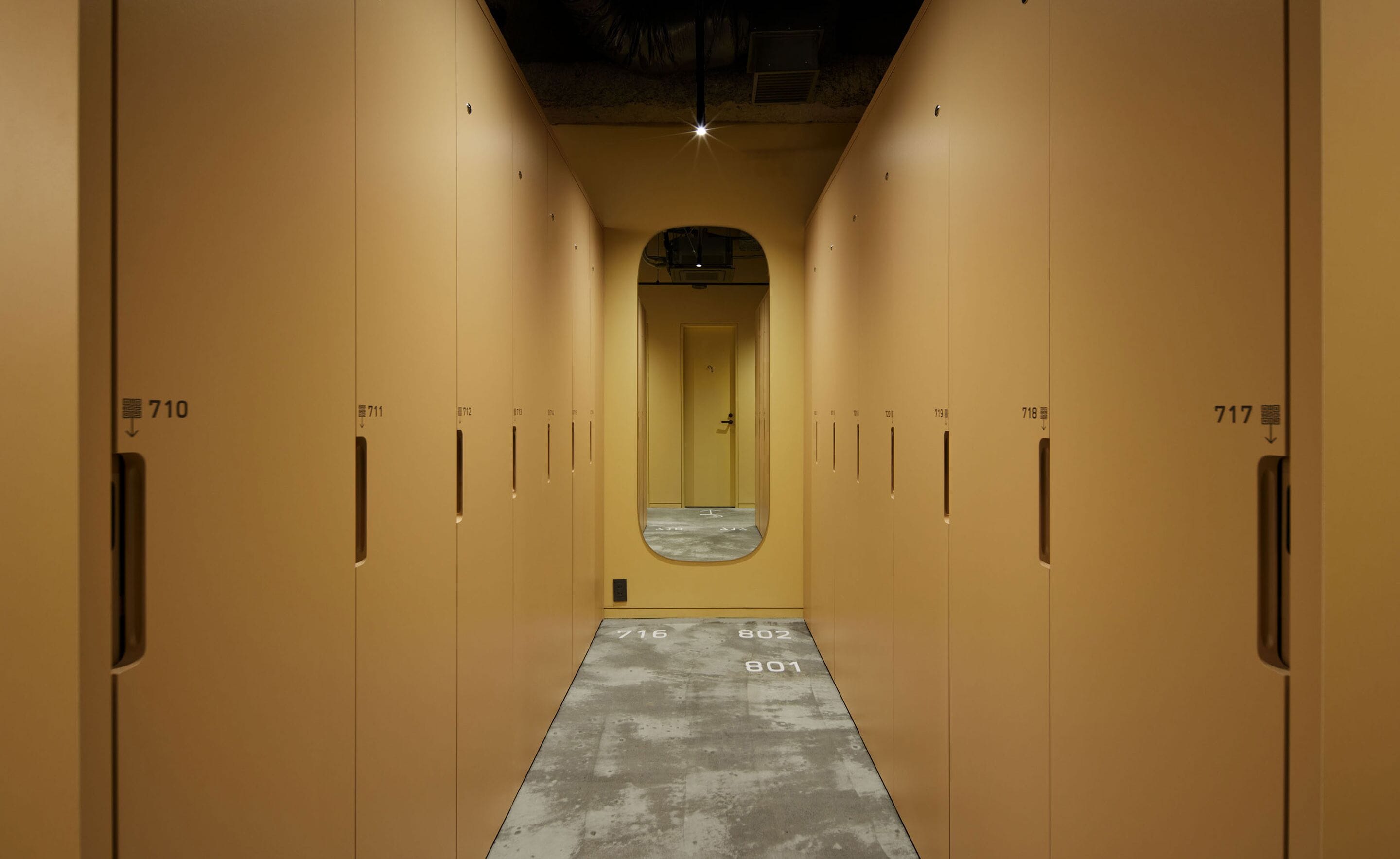 Photo - 9h nine hours woman Shinjuku