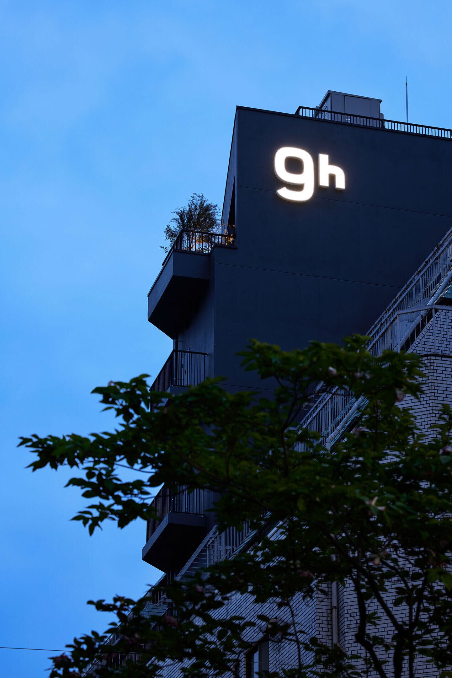 Photo - 9h nine hours woman Shinjuku