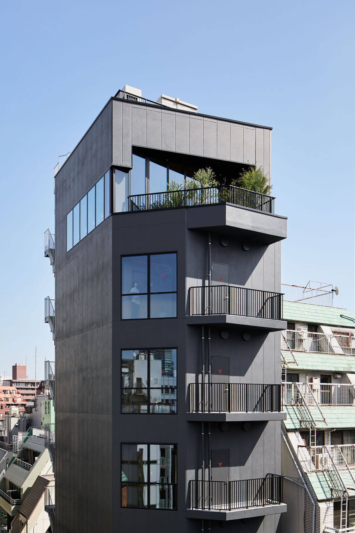 Photo - 9h nine hours woman Shinjuku