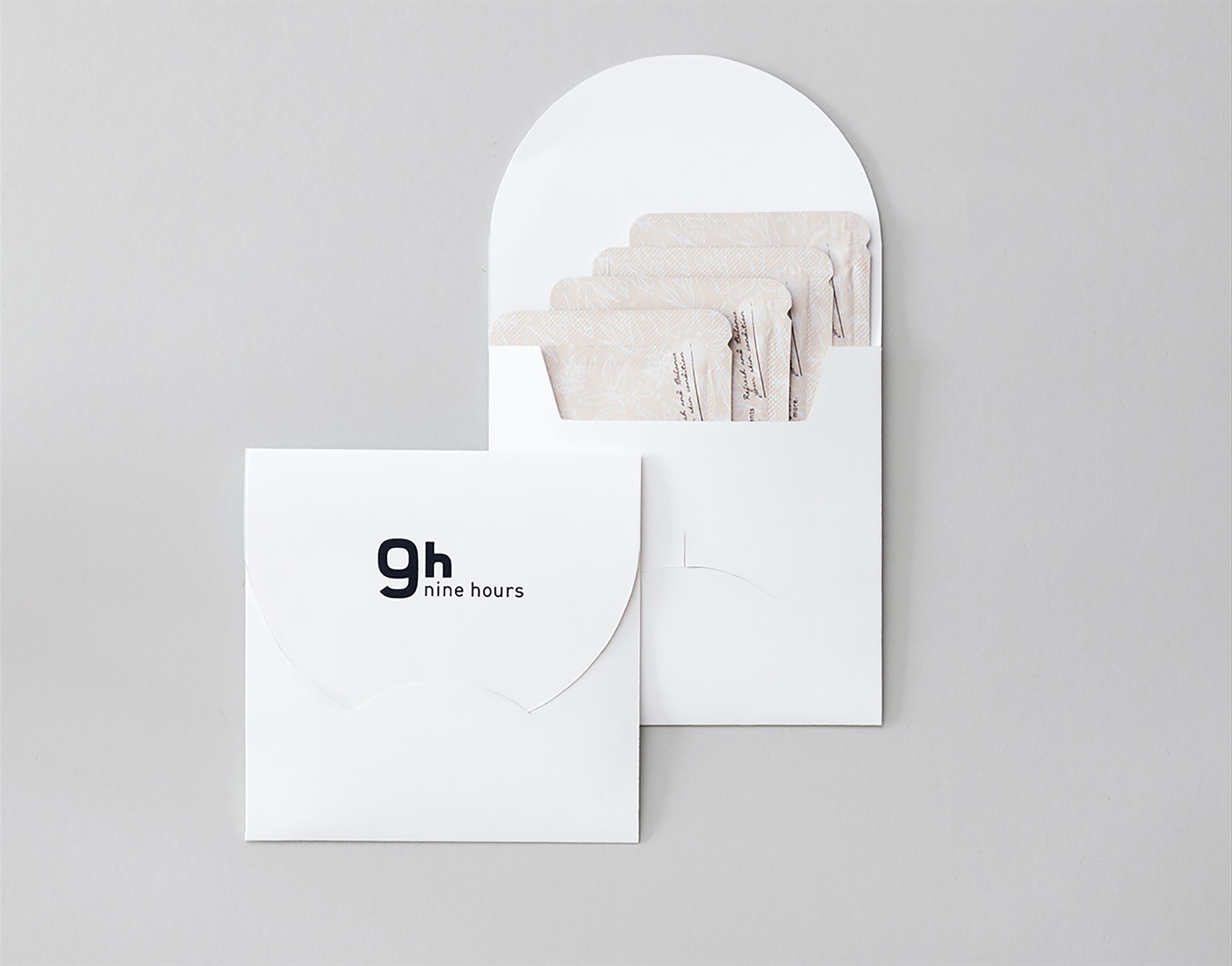 Photo - 9h nine hours woman Shinjuku