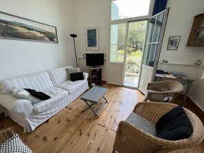 TV - Ref 546 - Real Soulacaise villa 2 steps from the city center (SOULAC SUR MER)