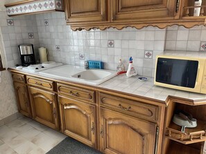 Réfrigérateur, micro-ondes, four, lave-vaisselle