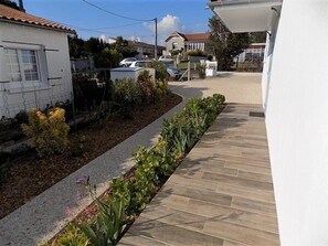 المنطقة المحيطة بالمنشأة