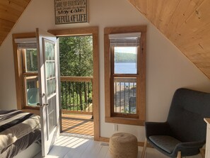 5 bedrooms, free WiFi, bed sheets