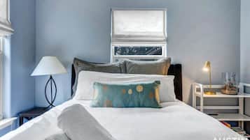 3 habitaciones, escritorio, tabla de planchar con plancha y wifi gratis