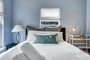 3 habitaciones, escritorio, tabla de planchar con plancha y wifi gratis