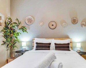 3 soverom, skrivebord, strykejern/-brett og wi-fi (inkludert)