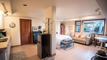 1 chambre, fer et planche à repasser, Wi-Fi gratuit, draps fournis