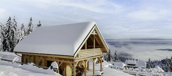 Beautiful private villa for 6 guests with WIFI, TV and terrace