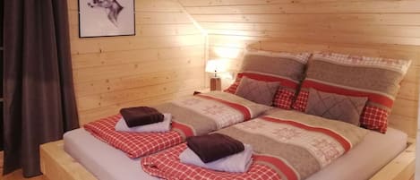 2 Schlafzimmer, Reisekinderbett, kostenloses WLAN