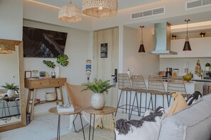 Smart TV, ping pong, video library