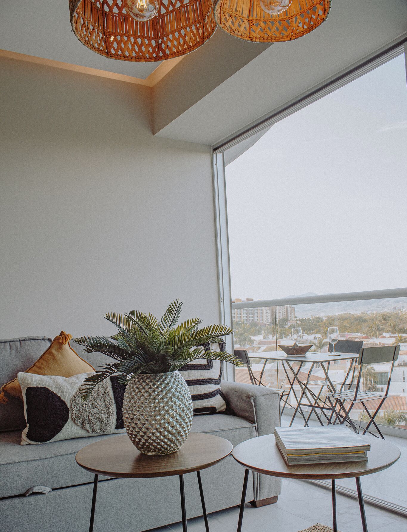 Smart TV, table tennis, video library