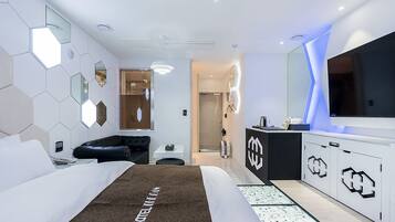 Kamar Mewah (2F, Self-Check in) | Didekorasi berbeda-beda dan dilengkapi dengan perabotan berbeda-beda