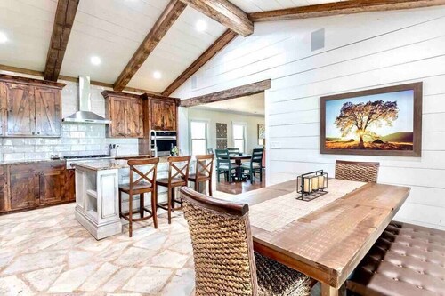 Vineyard House & Guest House at The Sanctuary