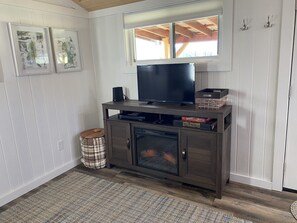 Interior - Cold Mountain View Cabin (Canton)