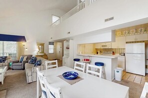 Interior - 2nd floor sea colony condo with deck & high-speed WiFi - pools/sauna/tennis (Bethany Beach)