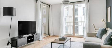 Télévision, chaîne hi-fi