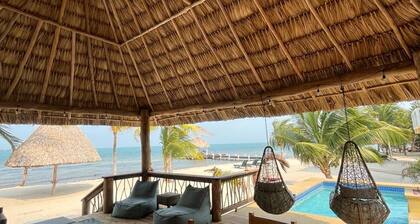 Lucky Duck Villa - Huge Beachfront, Pool and Pier