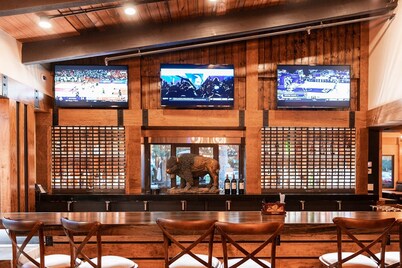 FIRST FLOOR CORNER Suite w/ Private Patio! 158