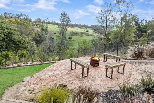 Panoramic views of Chinaman’s Creek Valley 