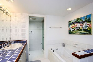 Dusche, Haartrockner, HandtĂŒcher