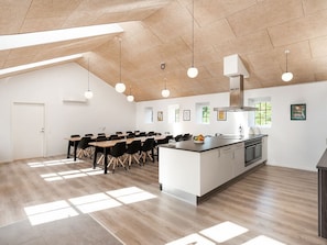 Standard Bungalow (18-persoons bungalow) | Interior