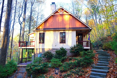 Cozy Modern Cabin near Wintergreen and Bold Rock