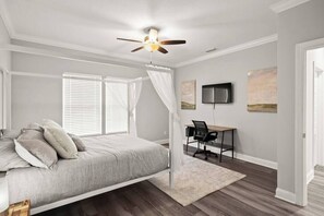 3 makuuhuonetta, silitysrauta/-lauta, Wi-Fi, vuodevaatteet