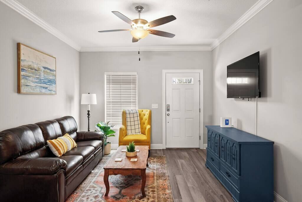 電視、書籍、 辦公室