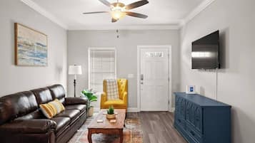 電視、書籍、 辦公室