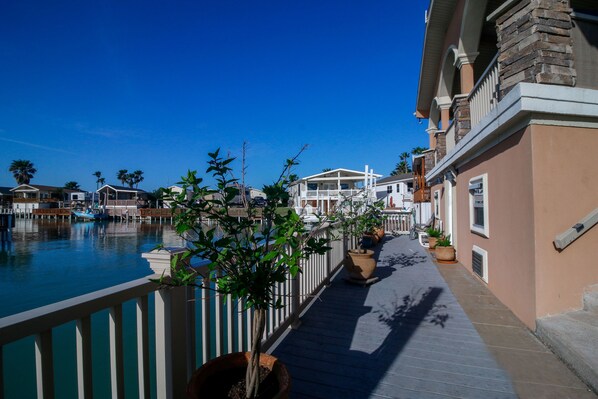 Property grounds - Amazing Copper Bottomed Waterfront Cottage 217 (Port Isabel)