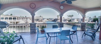 Amazing Copper Bottomed Waterfront Cottage 217