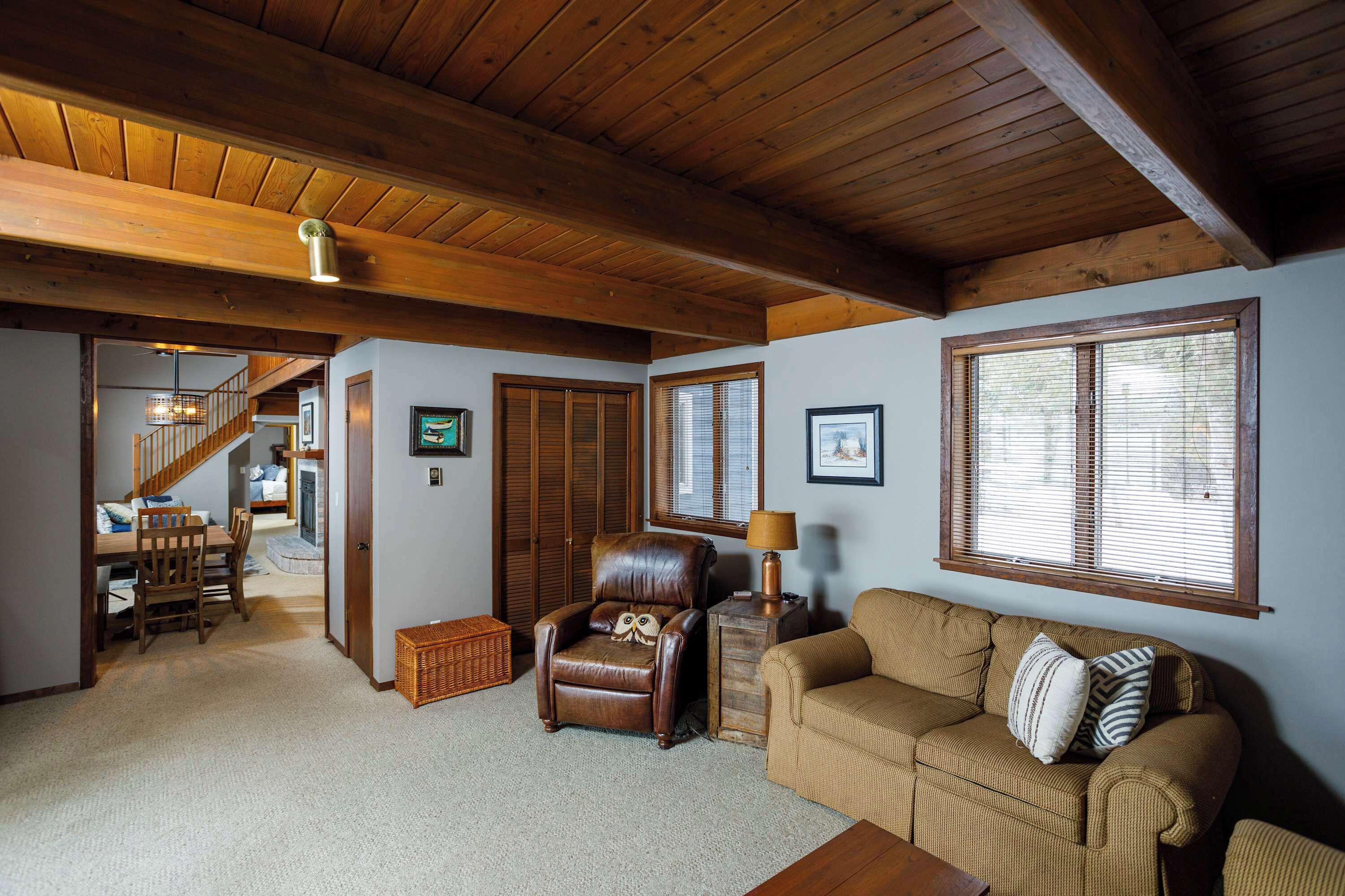 TV, fireplace, DVD player, offices