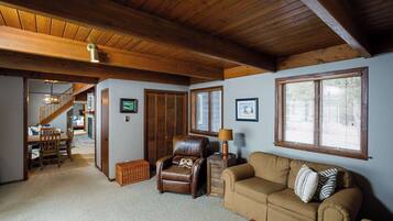 TV, fireplace, DVD player, offices