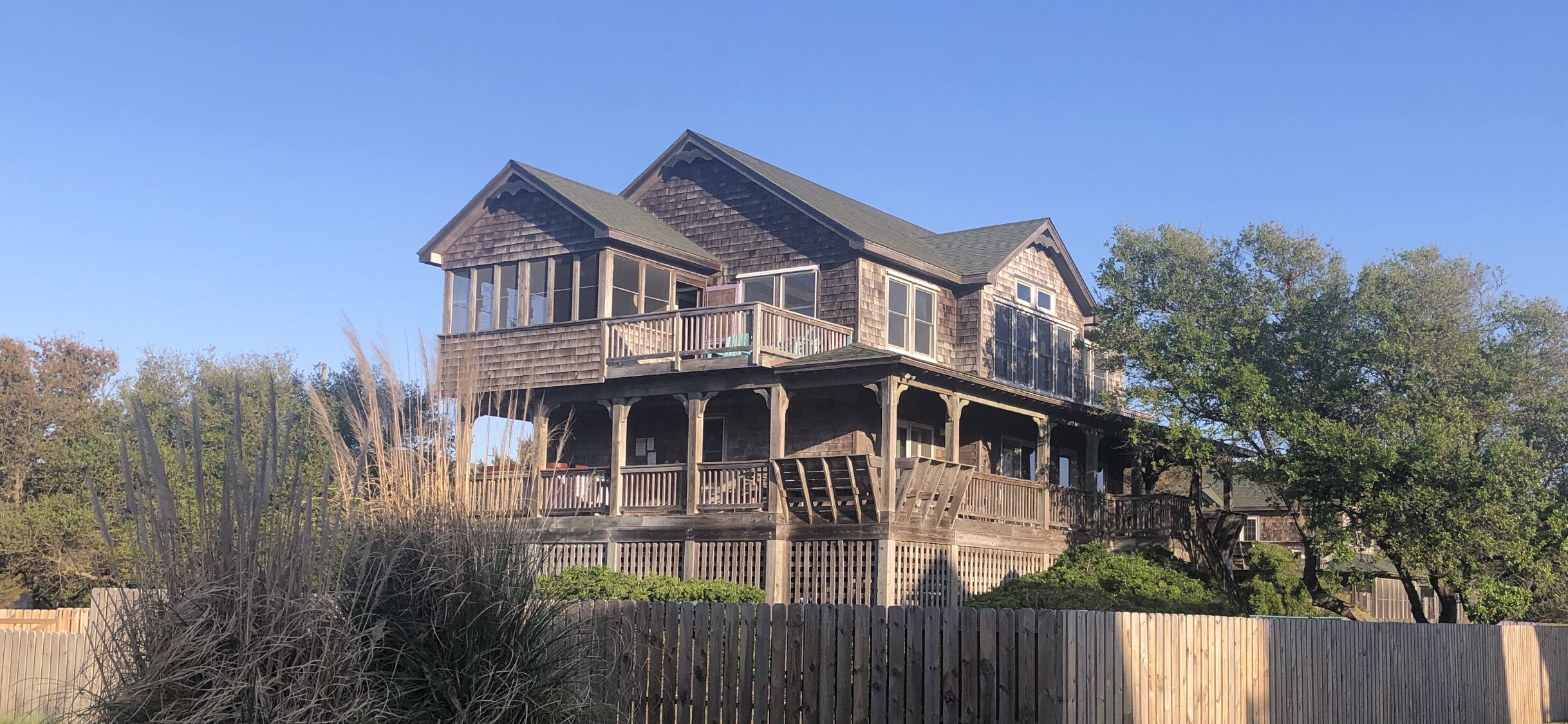 Large Luxury Beautiful home inspired by the awesome coastal vibes!