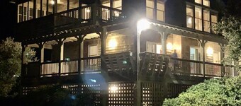 Ocean Side-Heated Pool-Walk to Beach-Bars-Shops-Parks-LG Fenced Yard-HotTub-Pets