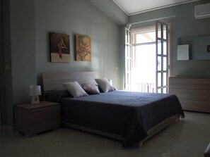 2 chambres, fer et planche Ă repasser, Internet gratuit, draps fournis