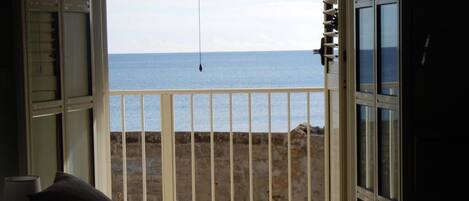 2 makuuhuonetta, silitysrauta/-lauta, ilmainen internet, vuodevaatteet