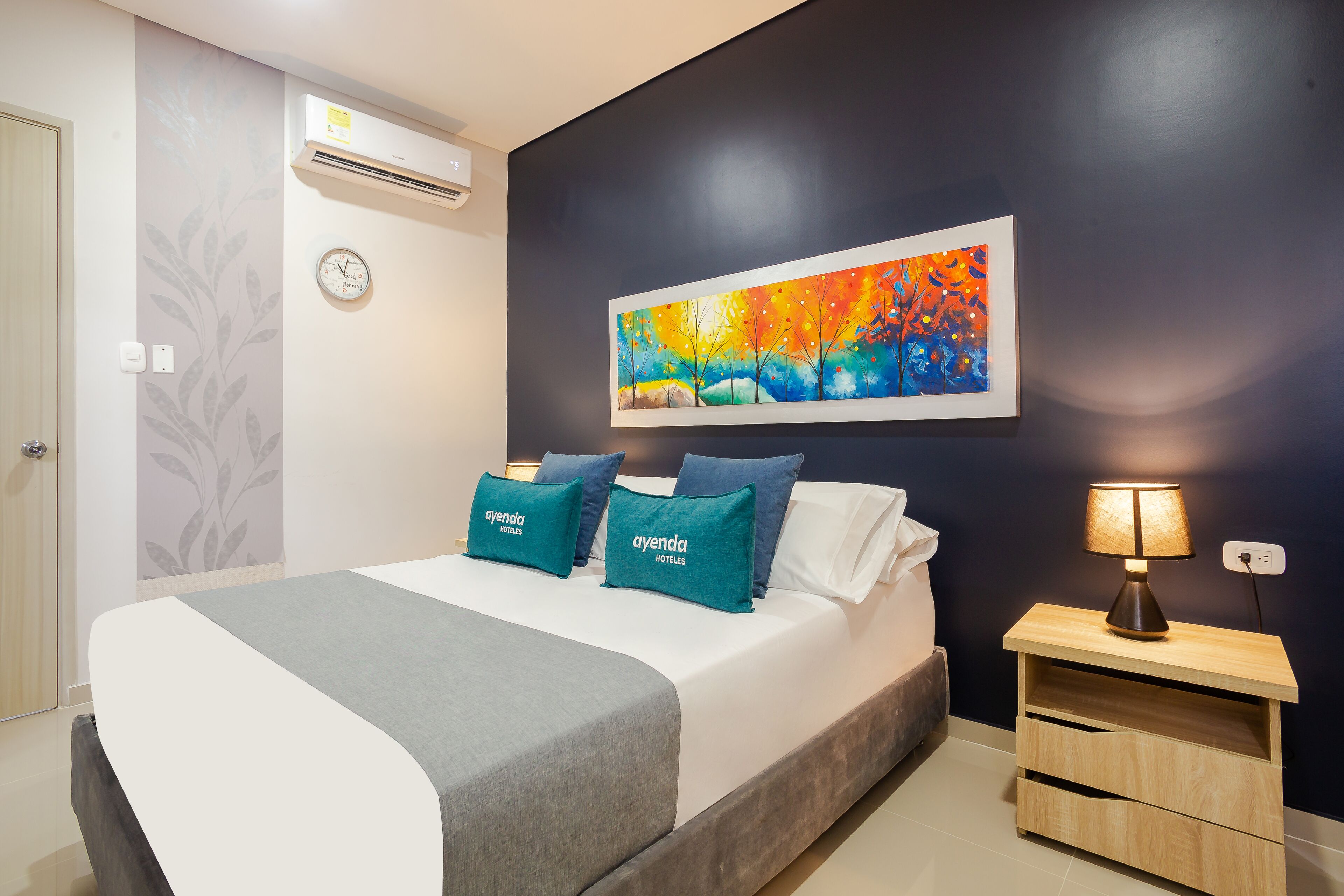 Hypo-allergenic bedding, iron/ironing board, free WiFi, bed sheets