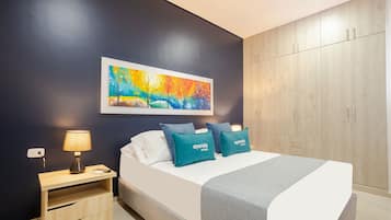 Literie hypoallergénique, fer et planche à repasser, Wi-Fi gratuit