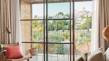 King Garden View with Terrace | Premium bedding, down comforters, minibar, in-room safe