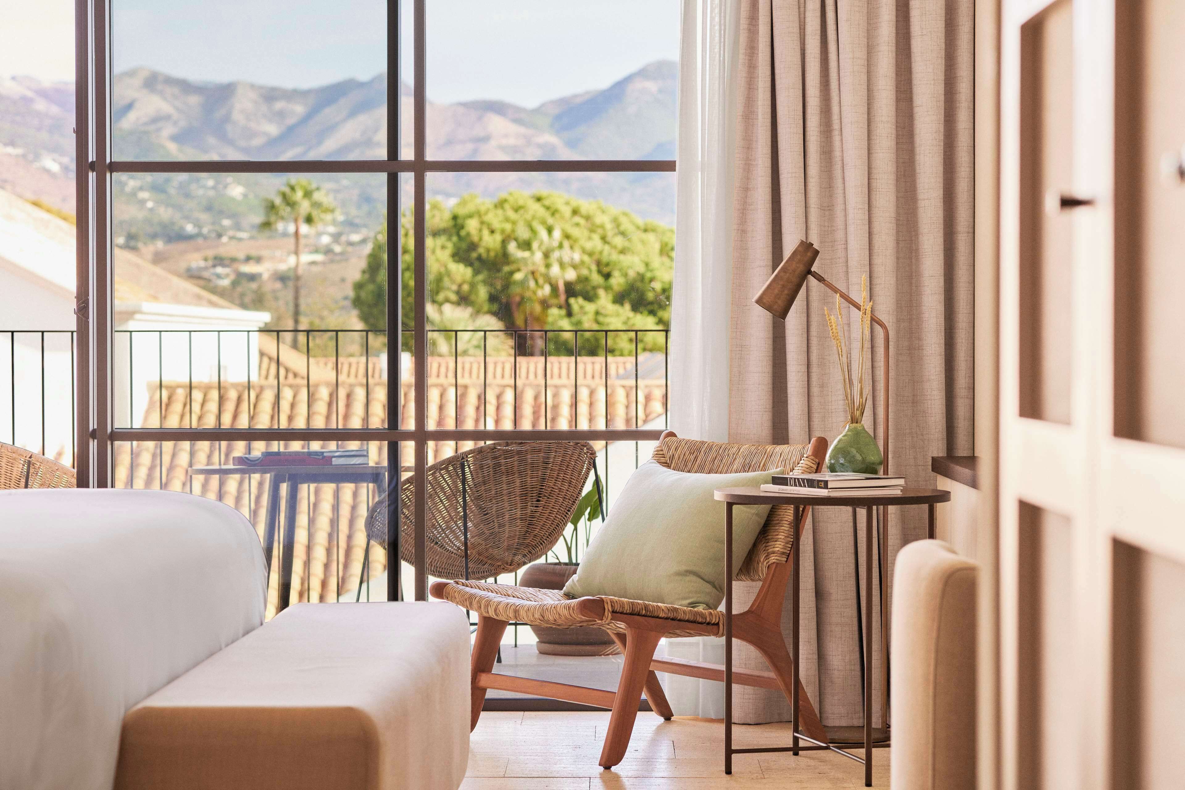 双人房 | 高档床上用品、羽绒被、迷你吧、客房内保险箱