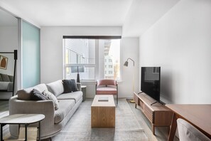 TV, stereo - Classic Capitol Hill 1BR w/ Gym & W/D, close to SU & SCC, by Blueground (Seattle)