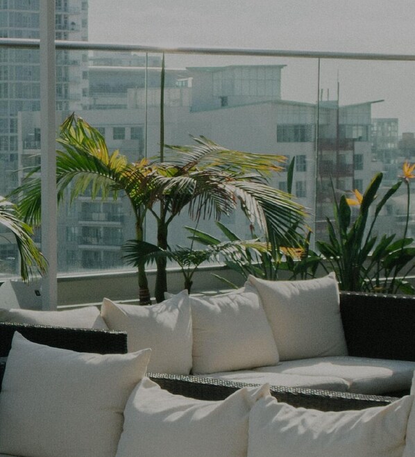 Property grounds - Dreamy Queen Anne Studio w/ Gym, Lounge & Bike Storage, by Blueground (Seattle)