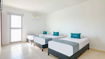 Hypo-allergenic bedding, minibar, iron/ironing board, bed sheets