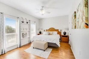 4 bedrooms, iron/ironing board, free WiFi, bed sheets - Enjoy a 3-bedroom vacation home just 29 minutes from Gulf Shores Beach (Gulf Shores)