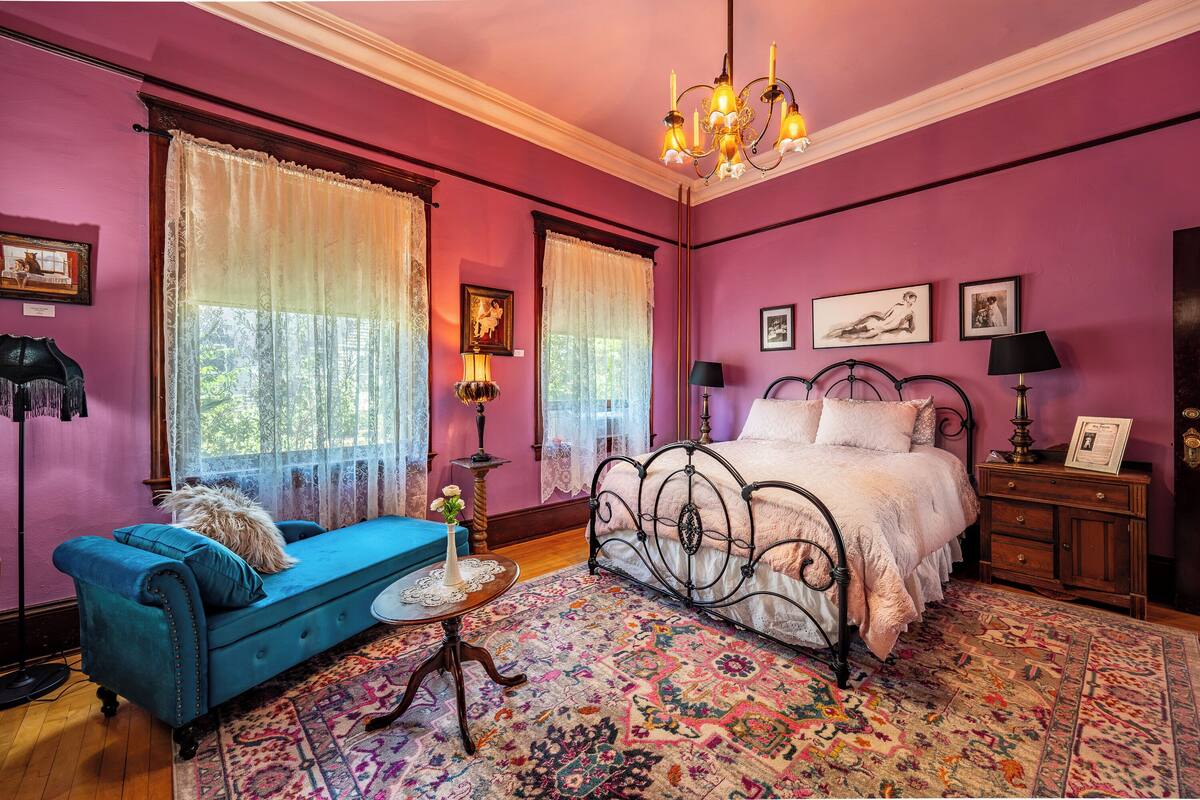 Deluxe Suite, Garden View, Ground Floor | Premium bedding, down duvets, iron/ironing board (on request), free WiFi