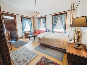 Classic Quadruple Room | Down comforters, individually decorated, individually furnished - Tarabino Inn (Trinidad)