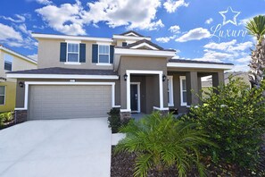 House, 5 Bedrooms | Exterior