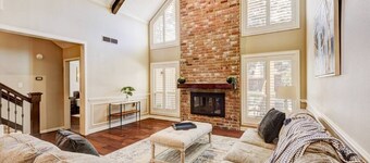 Spacious 4BR Home with Game Room near Woodlands